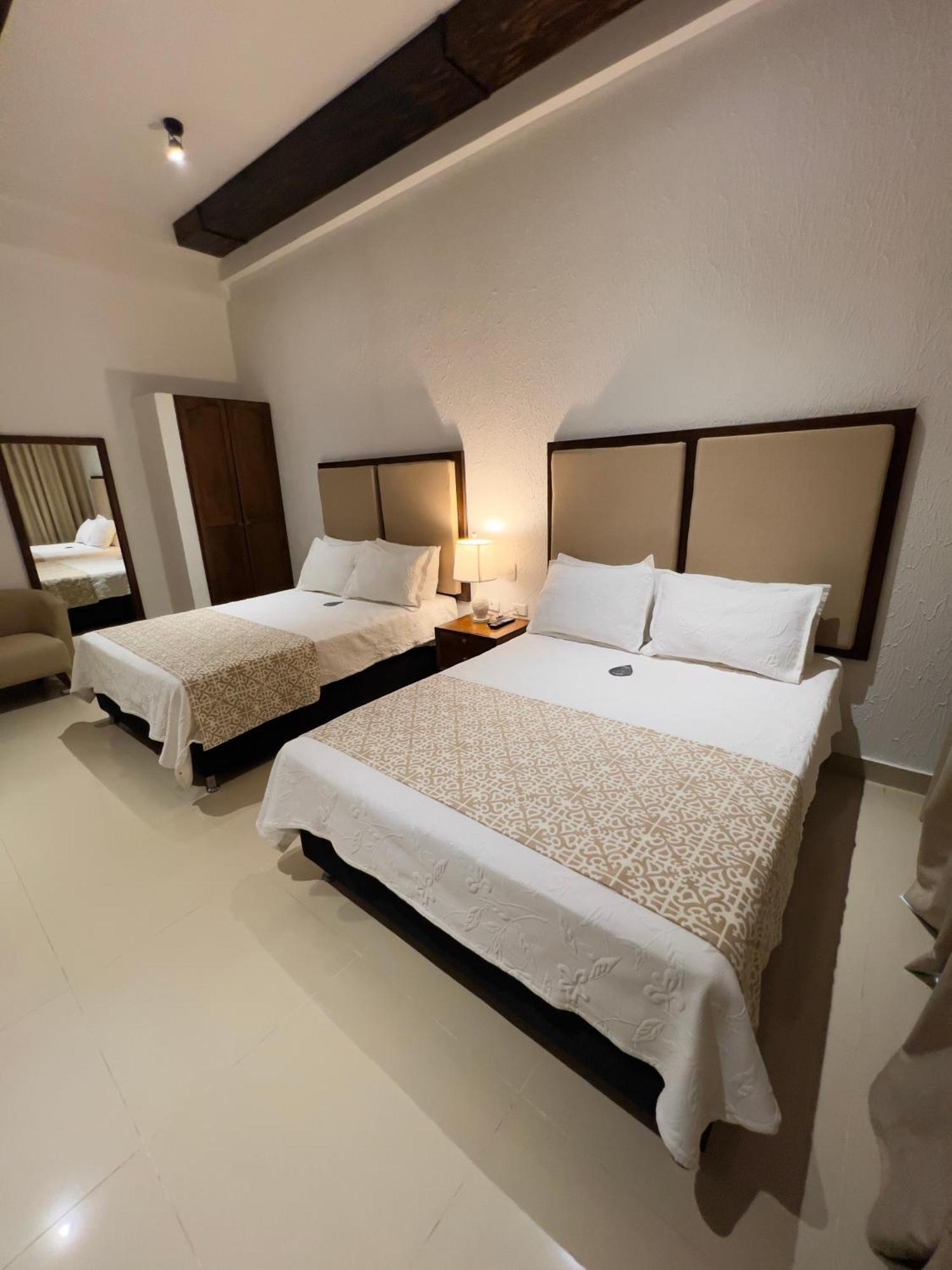 Hotel Dorado Plaza Centro Historico Картахена Экстерьер фото