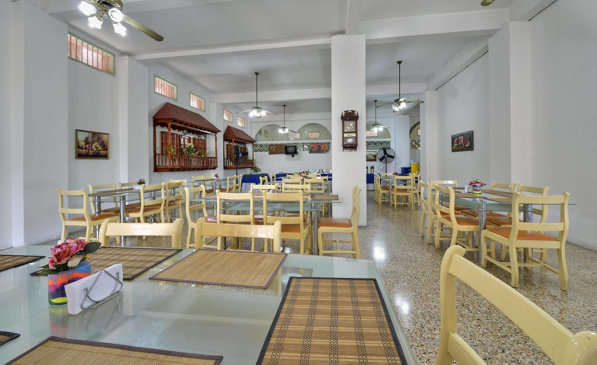 Hotel Dorado Plaza Centro Historico Картахена Экстерьер фото